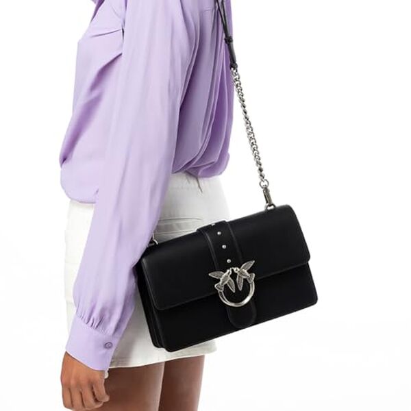 Découvrez notre avis complet sur le sac Pinko Love One Cl pour femme : son élégance, son design unique et ce qui en fait un incontournable de la mode féminine