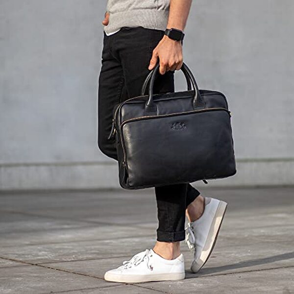 Découvrez le test complet du sac Ryan SID & VAIN, un compagnon en cuir XL alliant style exceptionnel et fonctionnalité, idéal pour toutes vos aventures urbaines et voyages.