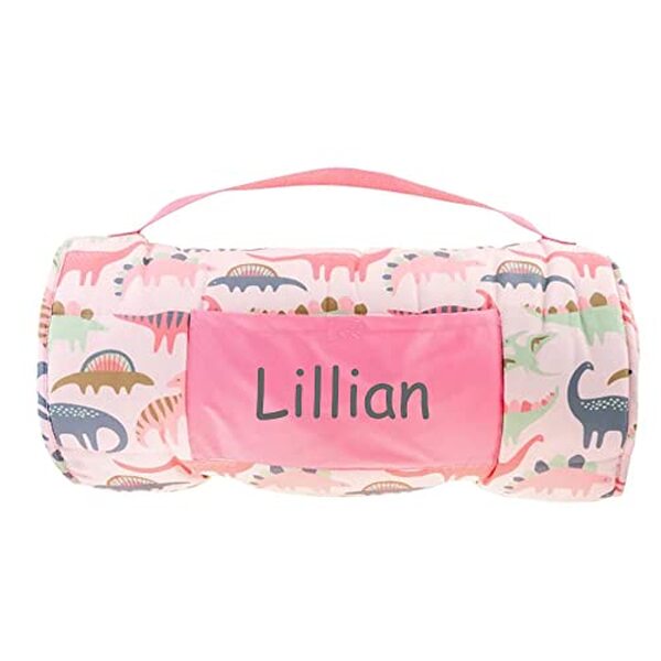 Découvrez notre avis détaillé sur le tapis de sieste personnalisé dinosaure rose : confort, design et utilité pour un sommeil paisible de vos enfants