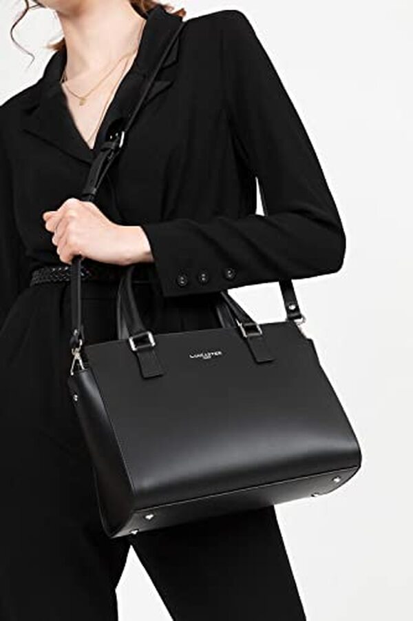 Découvrez notre analyse complète du sac à main Lancaster Smooth : design moderne, qualité supérieure et polyvalence pour les tendances actuelles