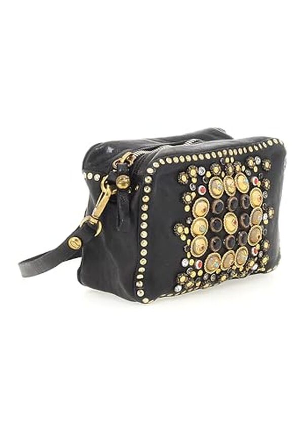 Découvrez notre avis détaillé sur le sac Campomaggi Boston Ribes Nero : qualité, design et avis des utilisateurs.